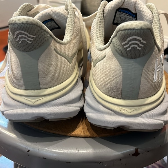 Hoka Clifton 9 - used - men’s 10.5 - 279 miles run on them - Picture 12 of 14